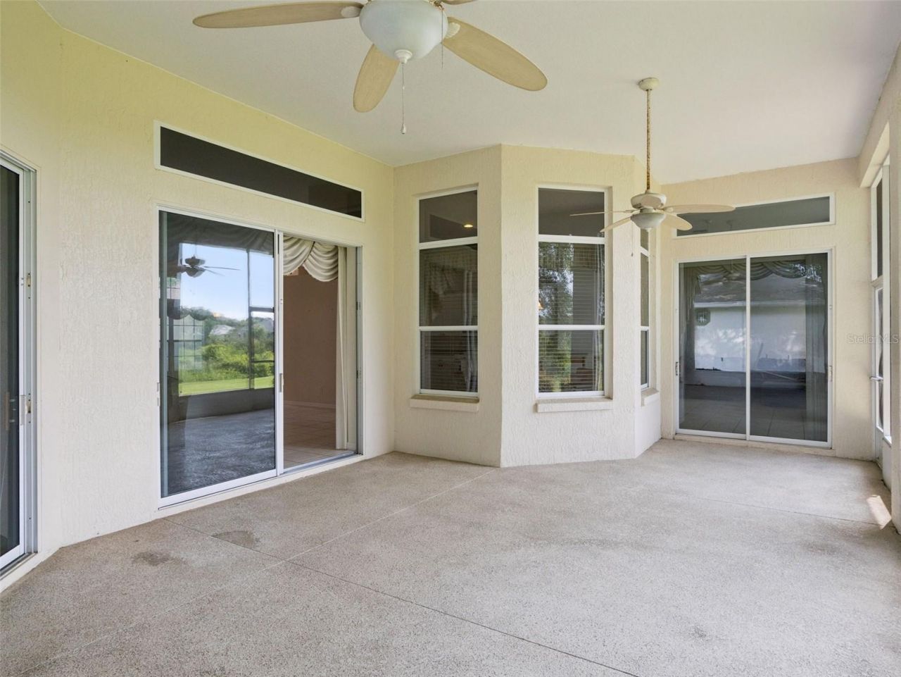 21606 King Henry Avenue , Leesburg, FL 34748 Photo