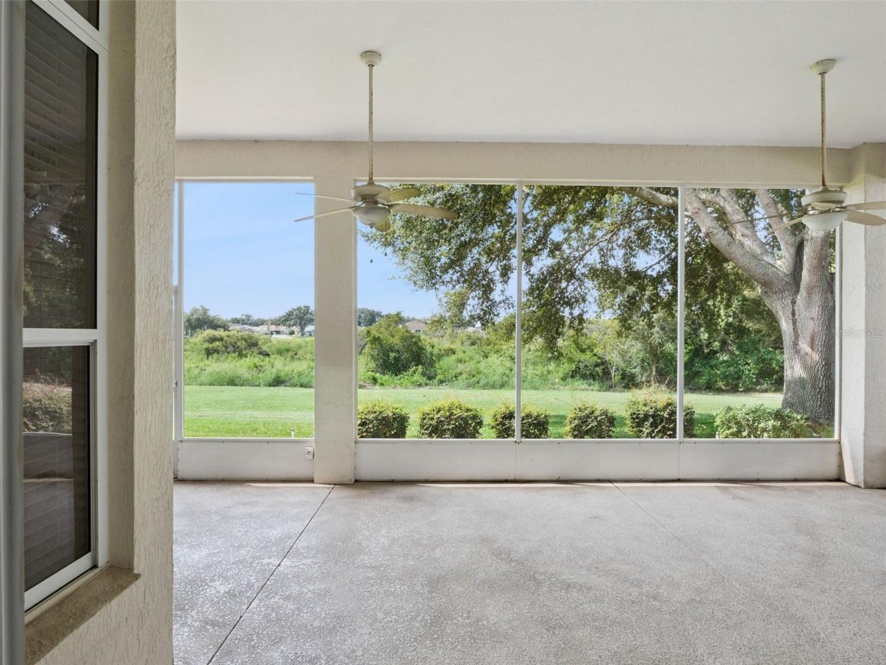 21606 King Henry Avenue , Leesburg, FL 34748 Photo
