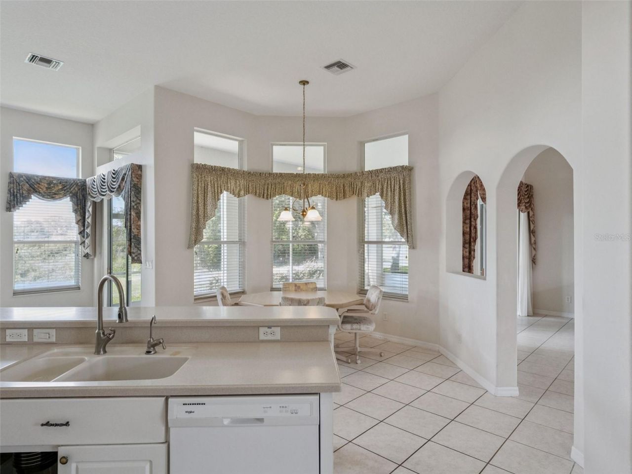 21606 King Henry Avenue , Leesburg, FL 34748 Photo