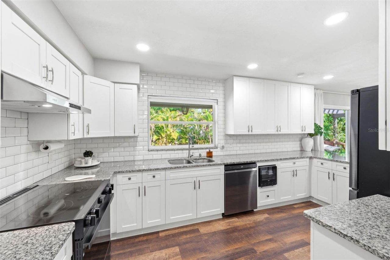 14297 Geneva Drive, Largo, FL 33774 Photo