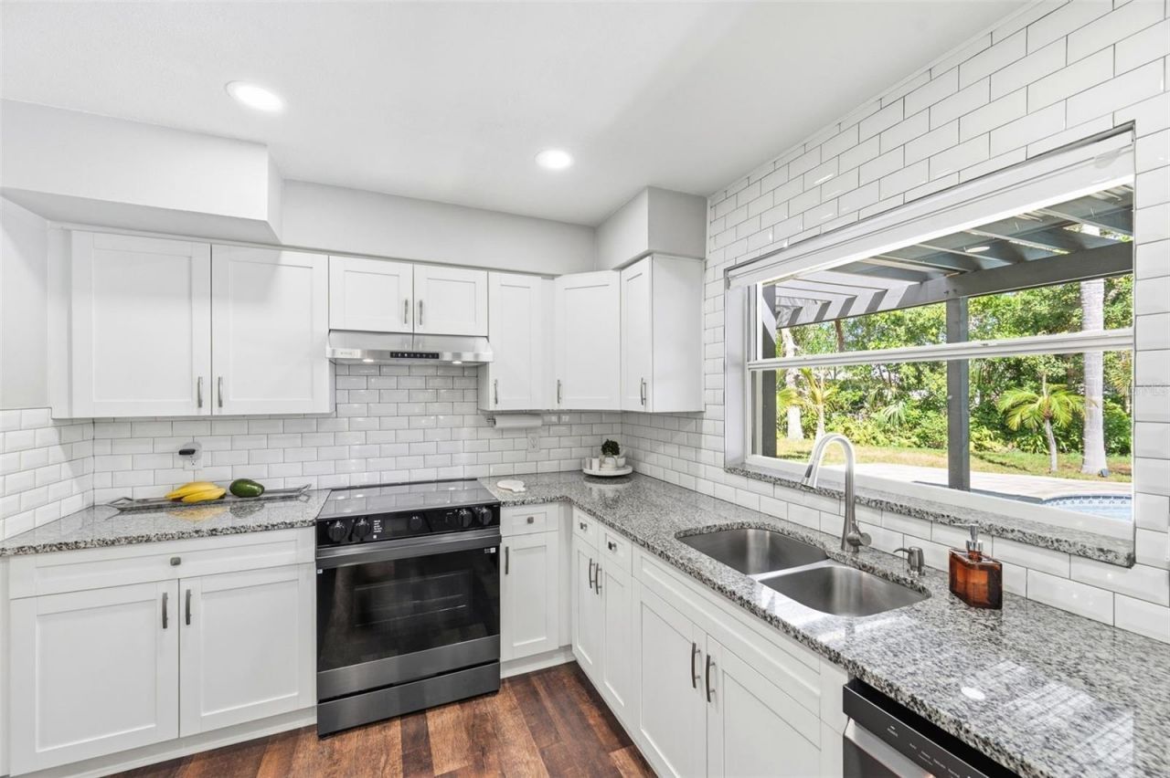 14297 Geneva Drive, Largo, FL 33774 Photo