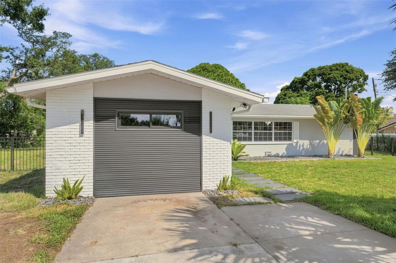 14297 Geneva Drive, Largo, FL 33774 Photo