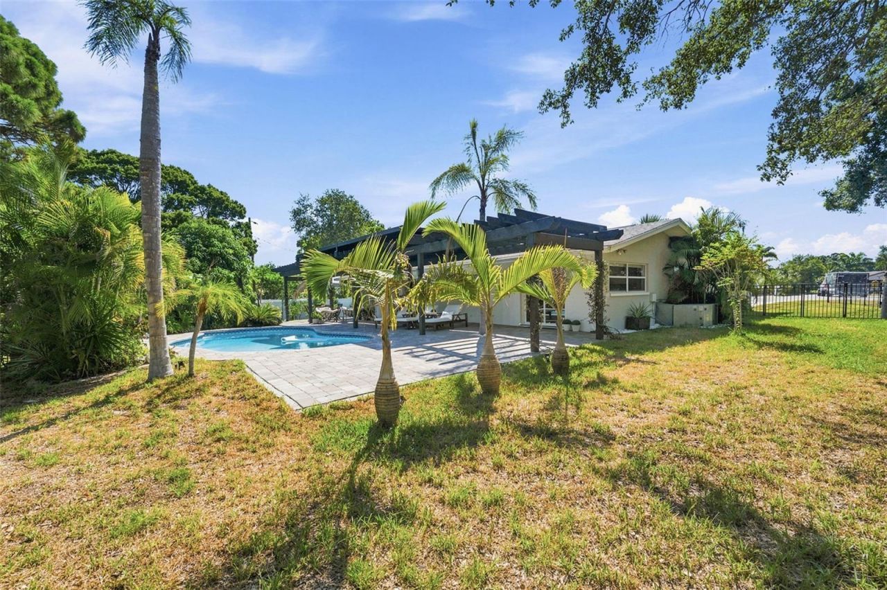 14297 Geneva Drive, Largo, FL 33774 Photo