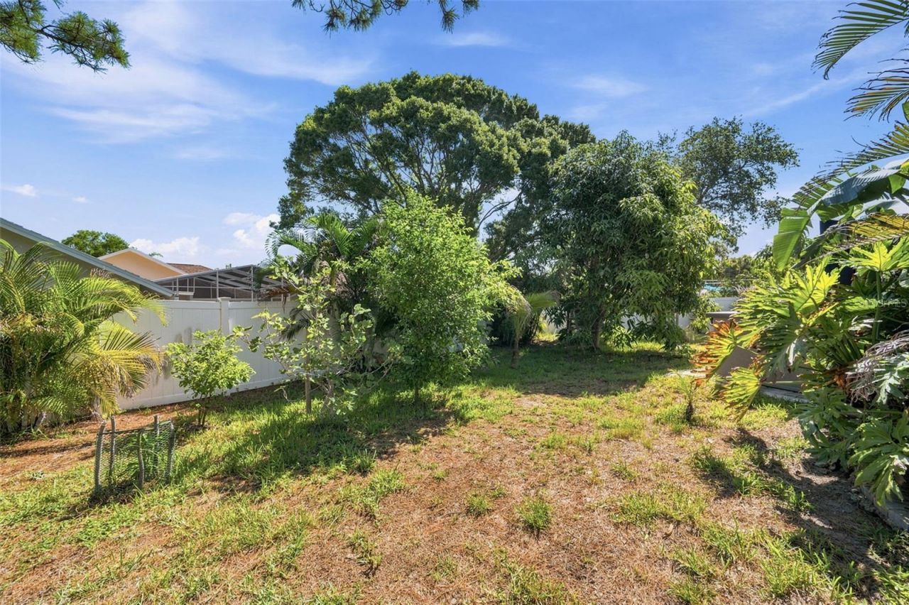 14297 Geneva Drive, Largo, FL 33774 Photo