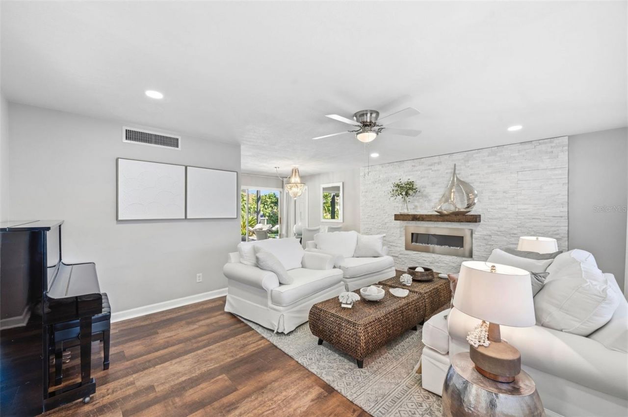 14297 Geneva Drive, Largo, FL 33774 Photo