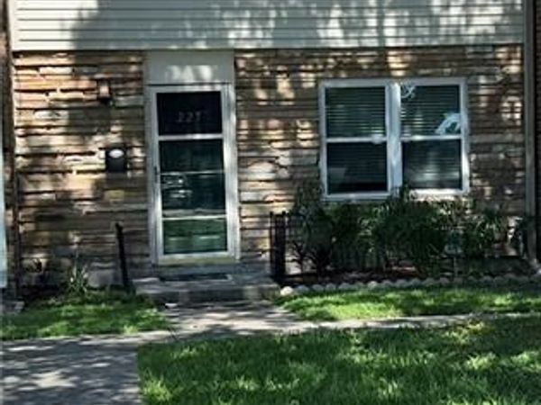 225 WRIGHT Avenue, Unit D, Terrytown, LA 70056