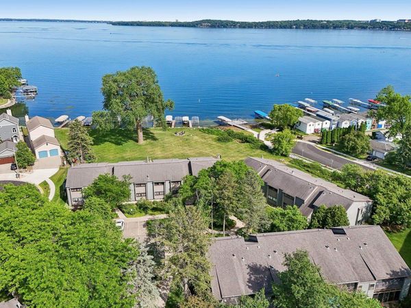 2809 Century Harbor Road, Middleton, WI 53562