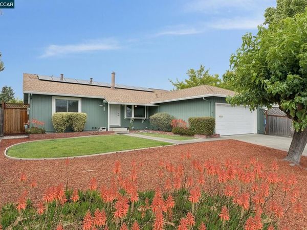 1237 San Rafael Dr, Petaluma, CA 94954