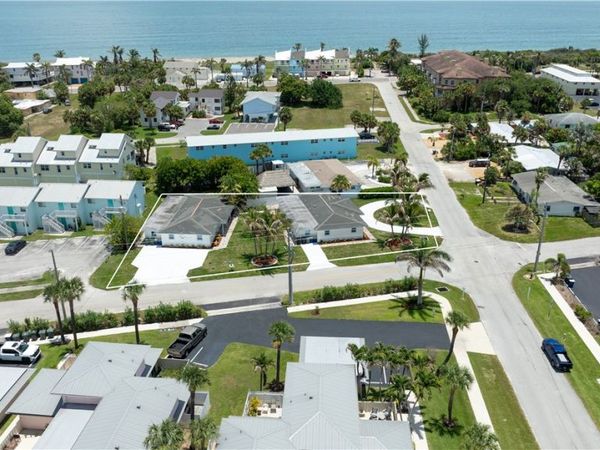 662 Granada Street, Hutchinson Island, FL 34949