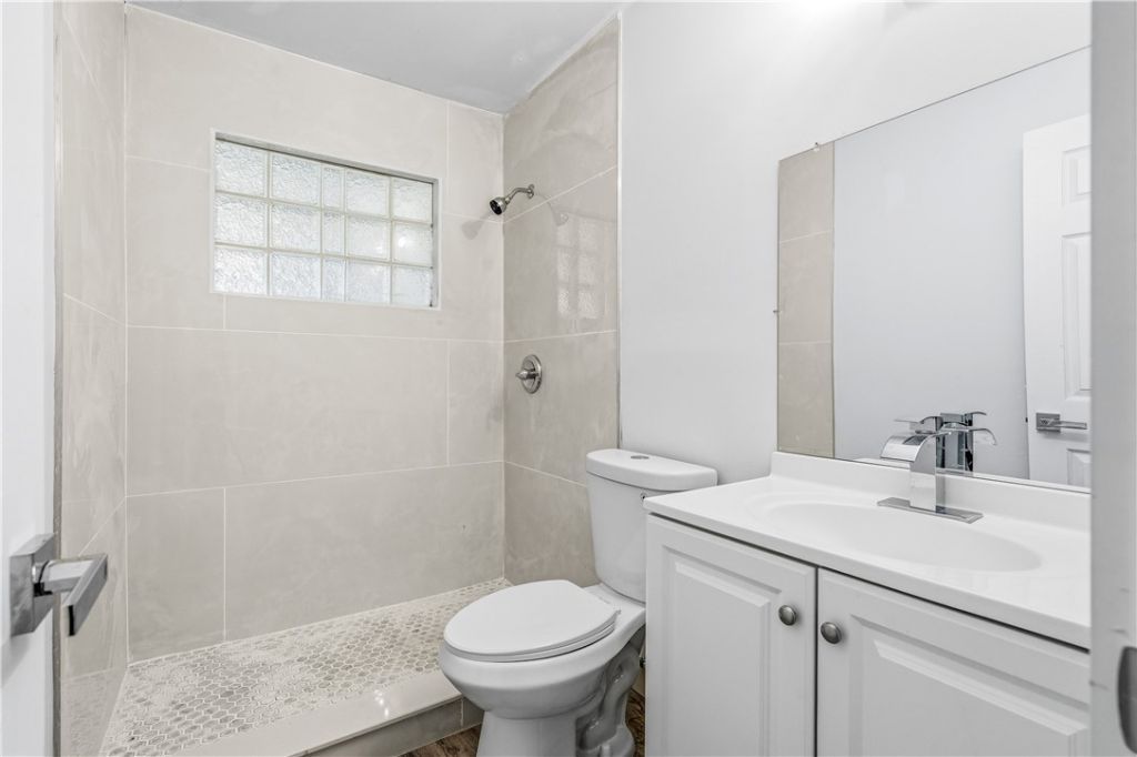 662 Granada Street, Hutchinson Island, FL 34949 Photo