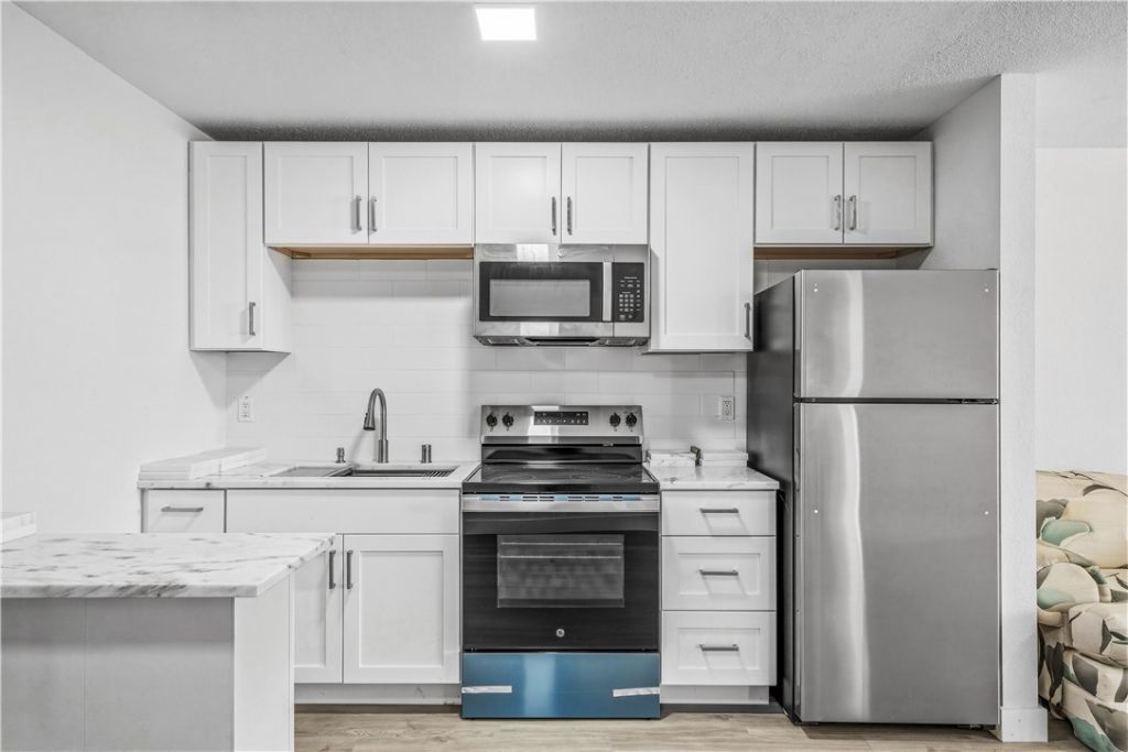 662 Granada Street, Hutchinson Island, FL 34949 Photo