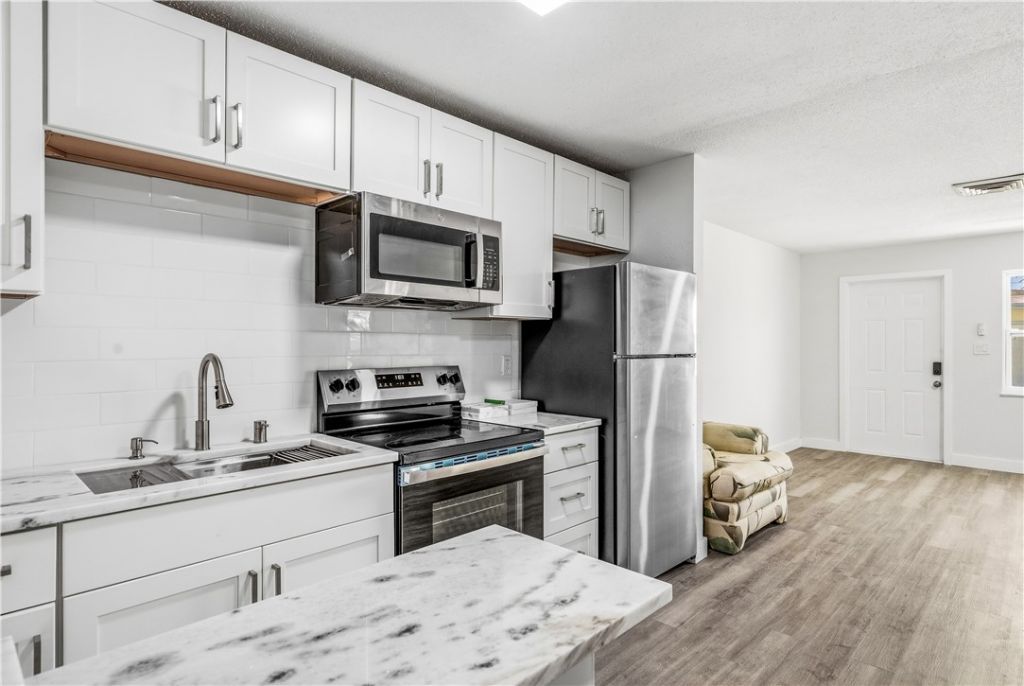 662 Granada Street, Hutchinson Island, FL 34949 Photo