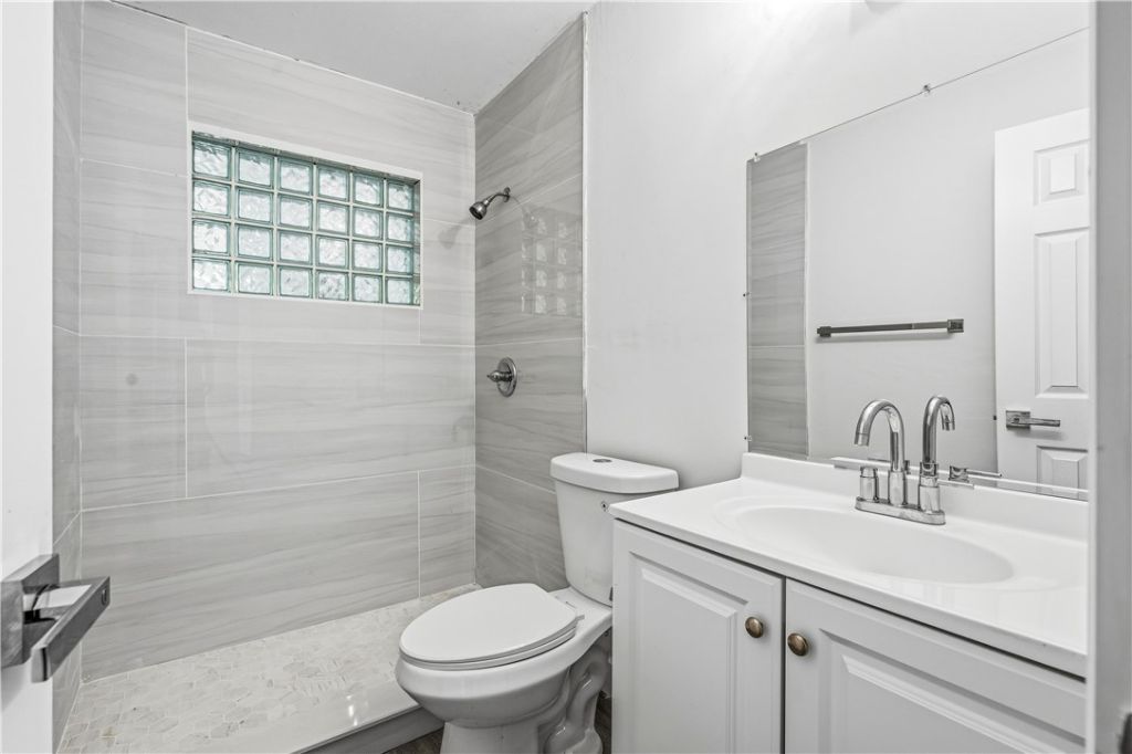 662 Granada Street, Hutchinson Island, FL 34949 Photo