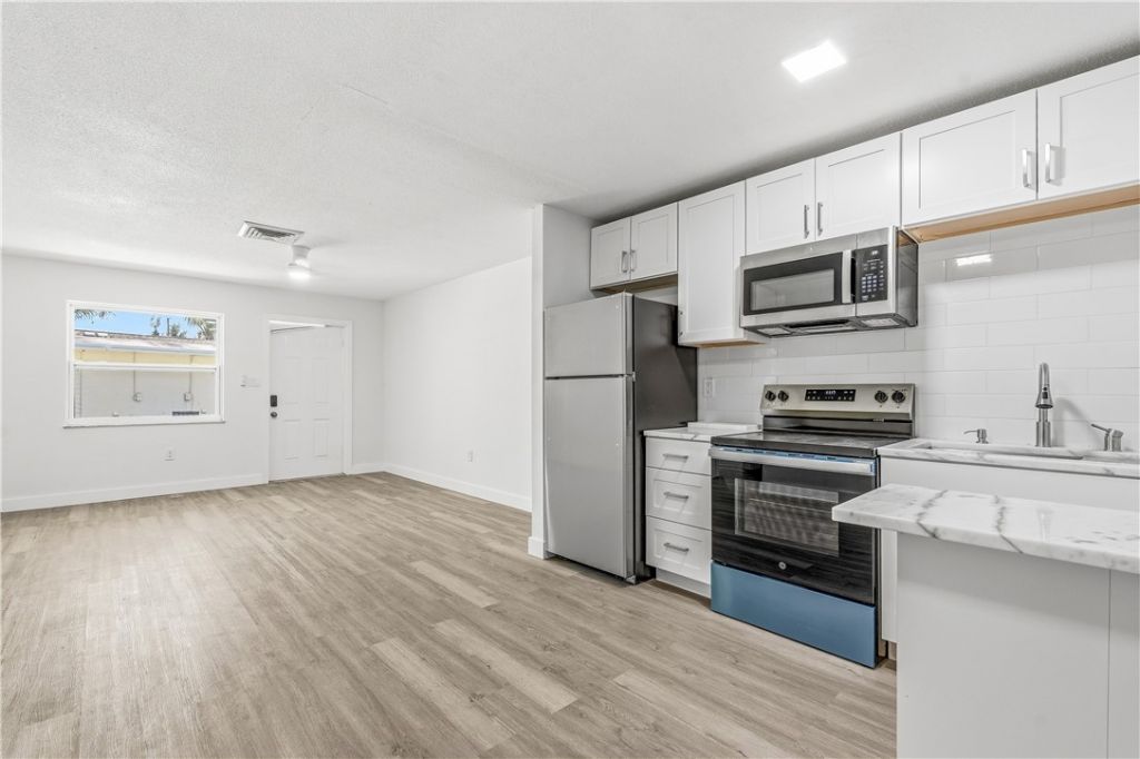 662 Granada Street, Hutchinson Island, FL 34949 Photo