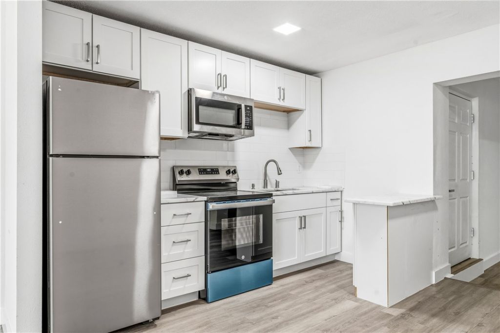 662 Granada Street, Hutchinson Island, FL 34949 Photo