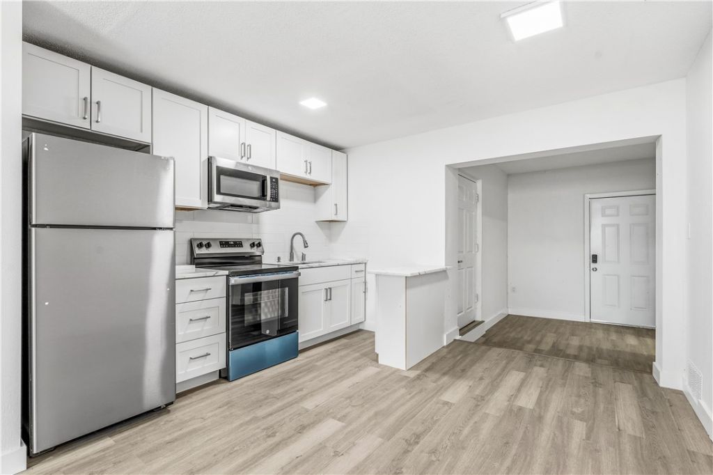 662 Granada Street, Hutchinson Island, FL 34949 Photo