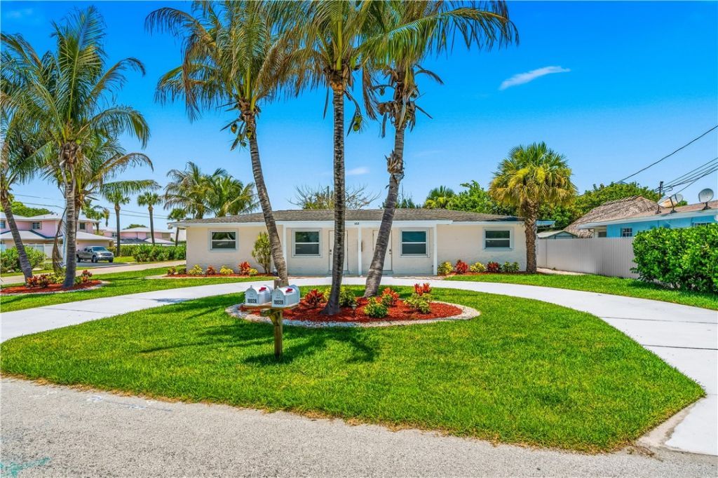 662 Granada Street, Hutchinson Island, FL 34949 Photo