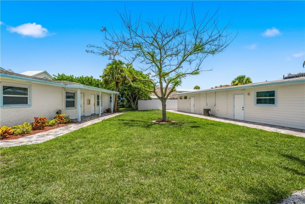 662 Granada Street, Hutchinson Island, FL 34949 Photo