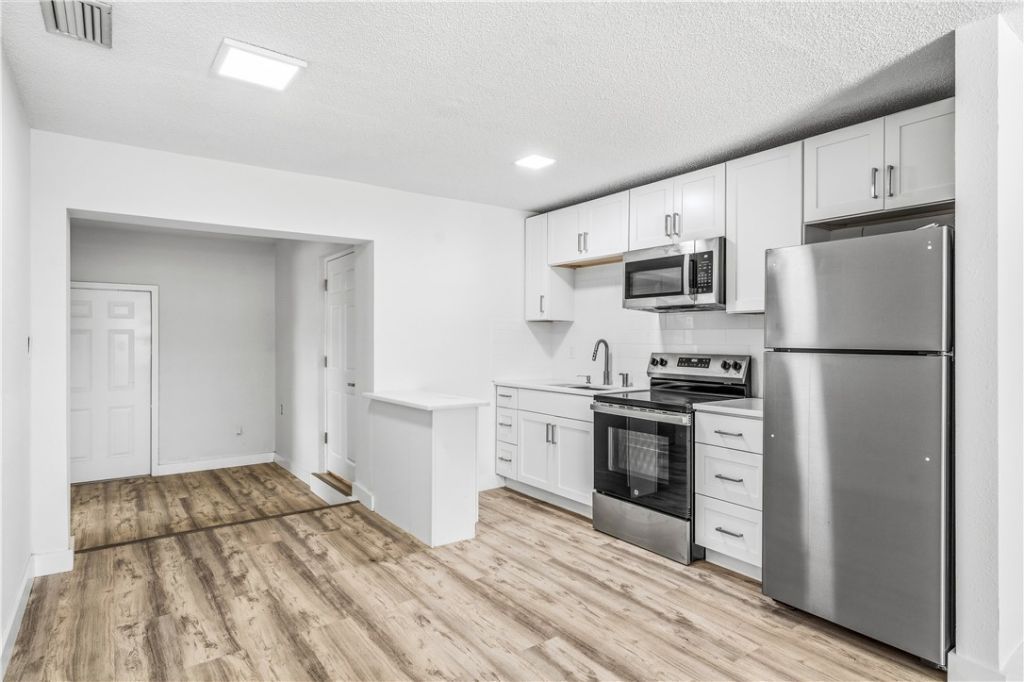 662 Granada Street, Hutchinson Island, FL 34949 Photo