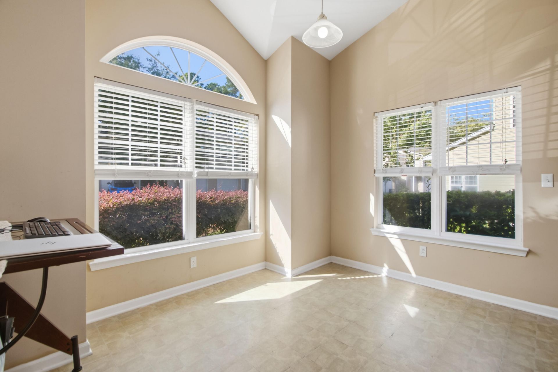 174 Grand Oaks Drive Photo 16
