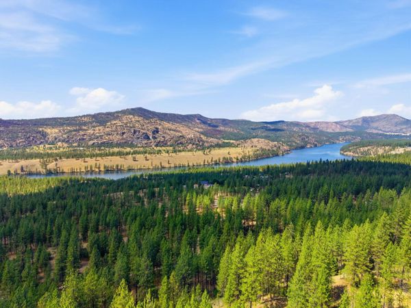 21517 W South Bank Rd, Nine Mile Falls, WA 99026