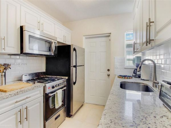 518 SW 7th Ave , Unit 520, Miami, FL 33130