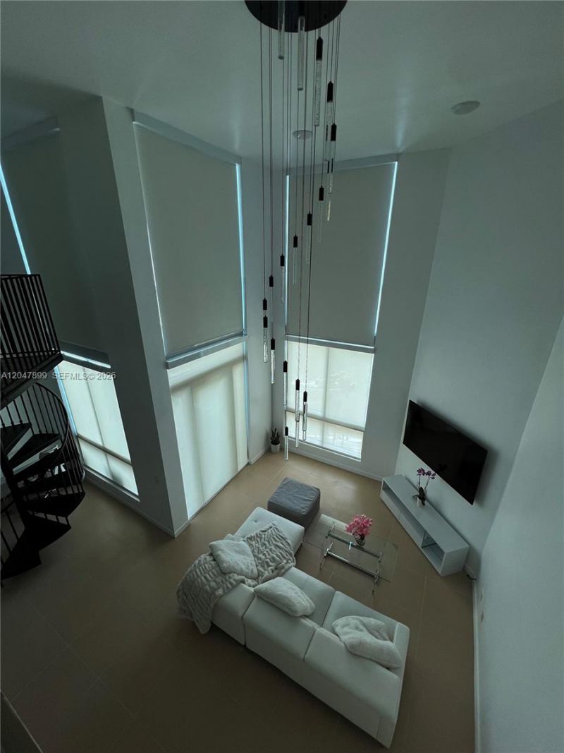 300 S Biscayne Blvd , Unit L-814, Miami, FL 33131 Photo