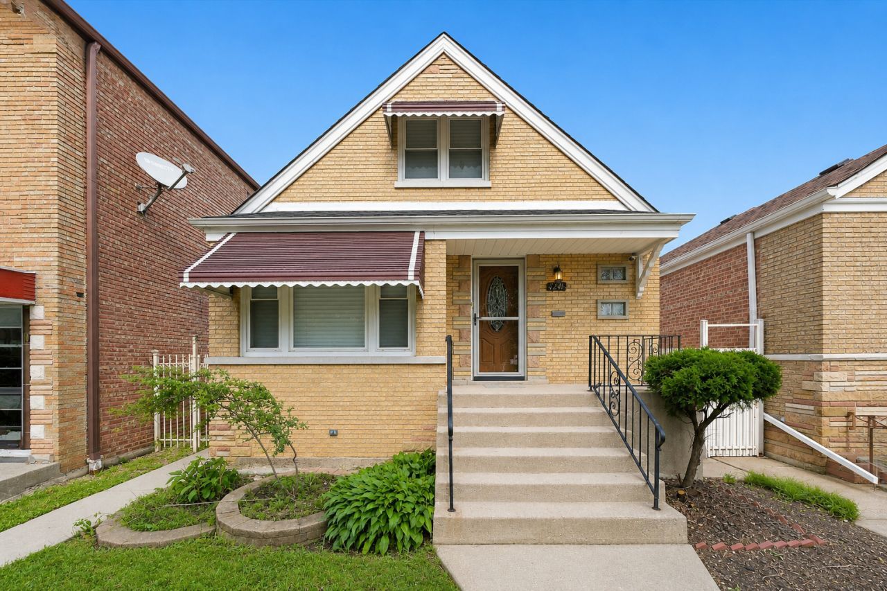 7205 S Lawndale Avenue, Chicago, IL 60629 Main Photo