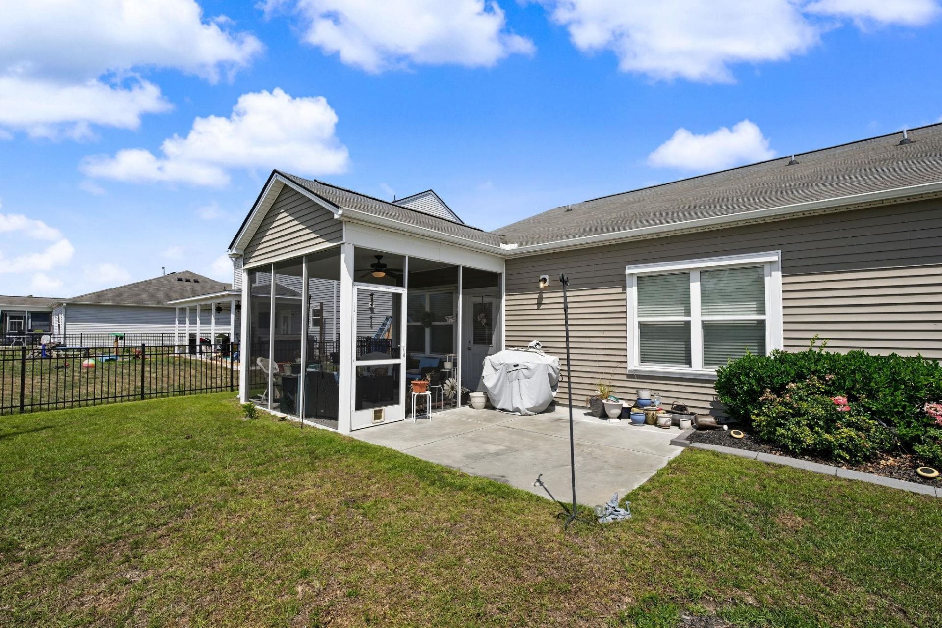 405 Black Cherry Way Photo 32