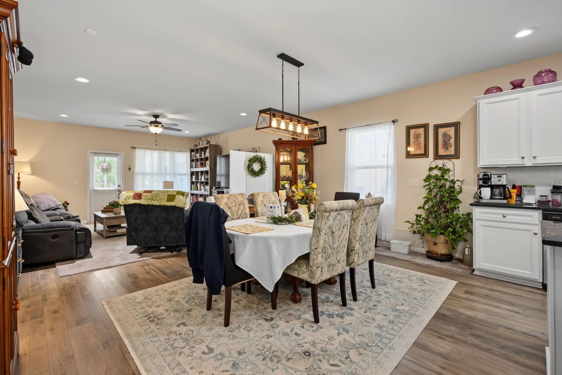 405 Black Cherry Way Photo 9
