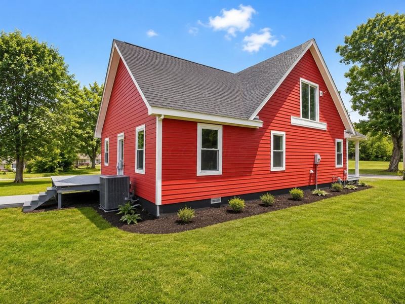 107 E 2nd Avenue, Hebron, OH 43025 Photo 2