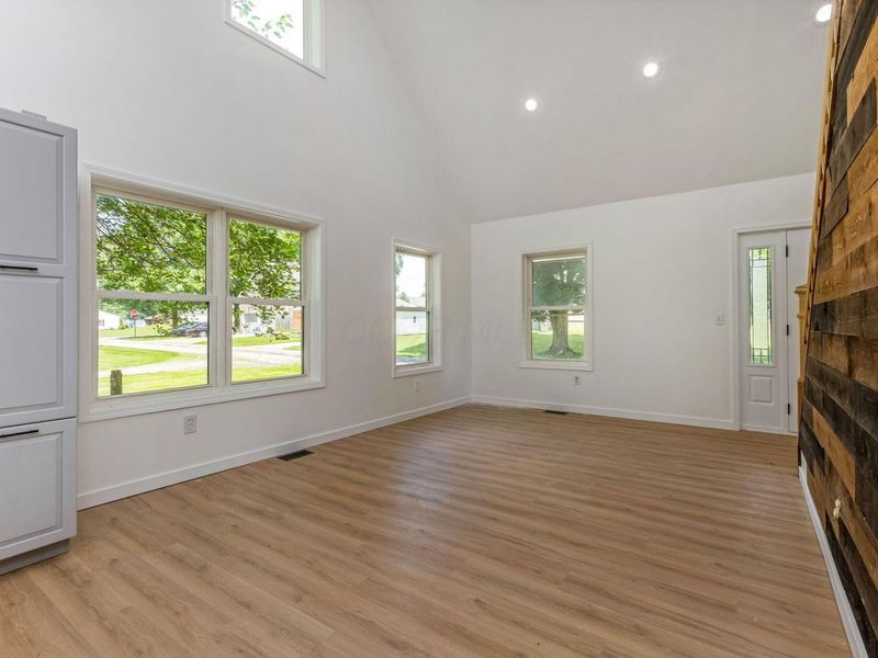 107 E 2nd Avenue, Hebron, OH 43025 Photo 5