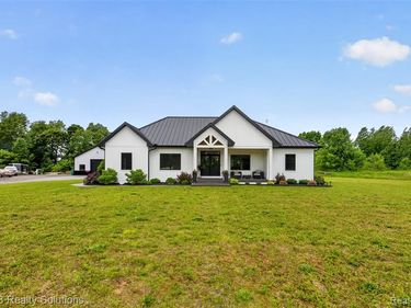 6204 Fish Lake Road, Deerfield Twp, MI 48461