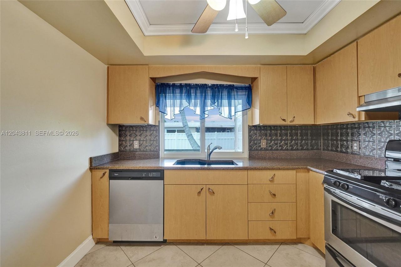 11700 NW 33rd St , Sunrise, FL 33323 Photo