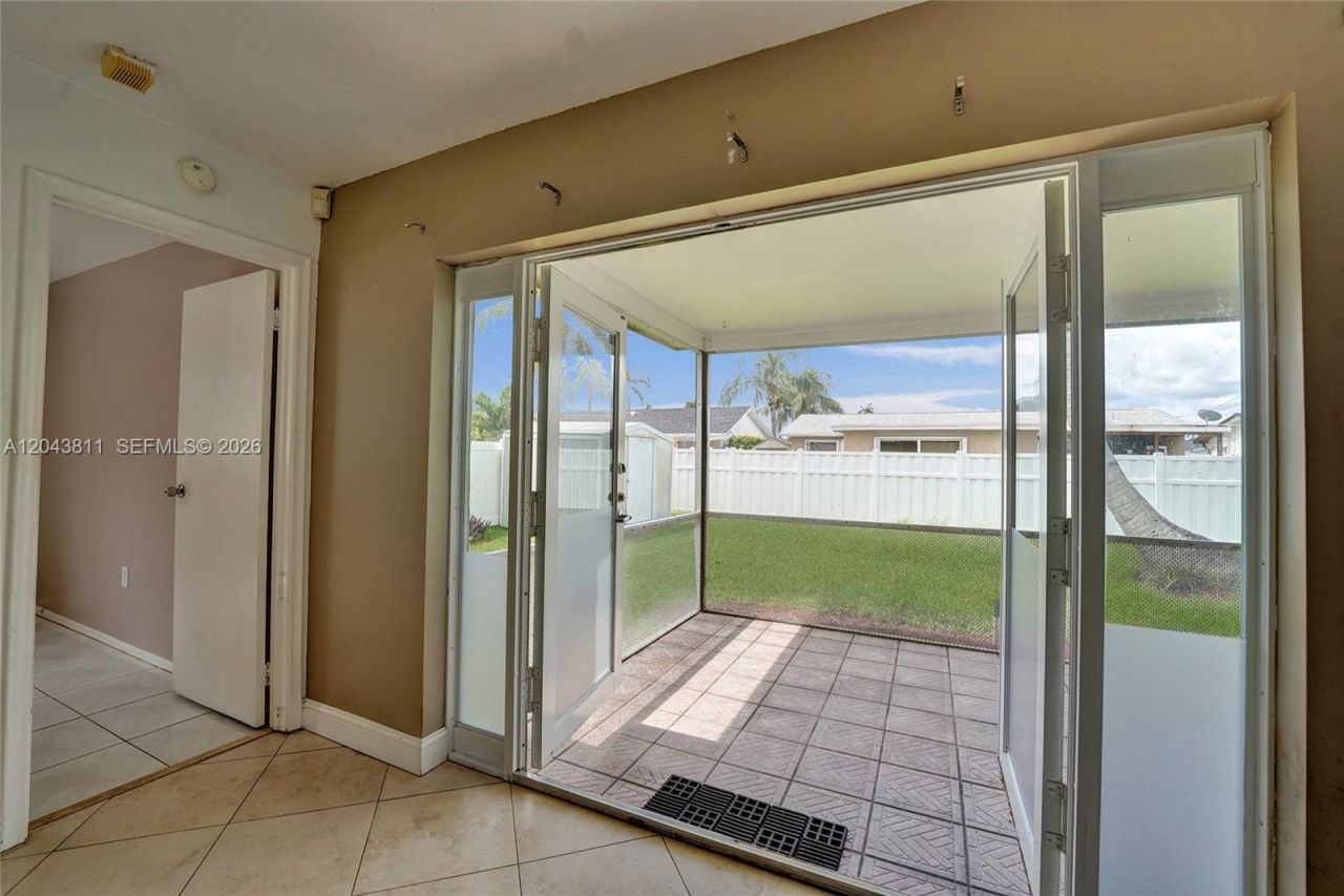 11700 NW 33rd St , Sunrise, FL 33323 Photo