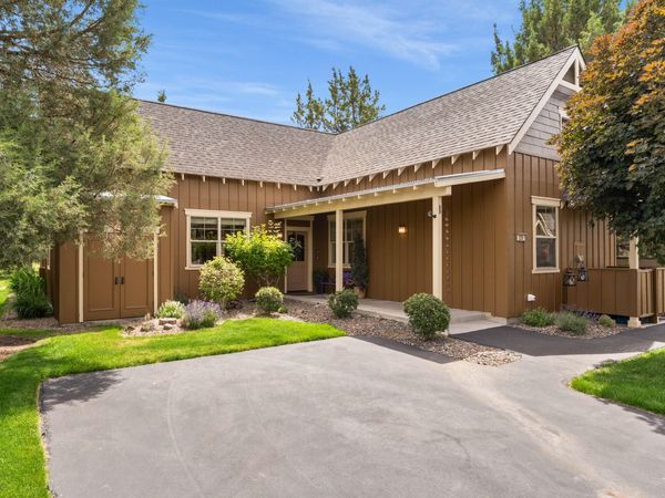 320 Split Rail Lane, Redmond, OR 97756