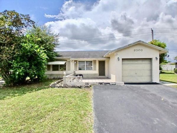 9500 NW 70th Street, Tamarac, FL 33321