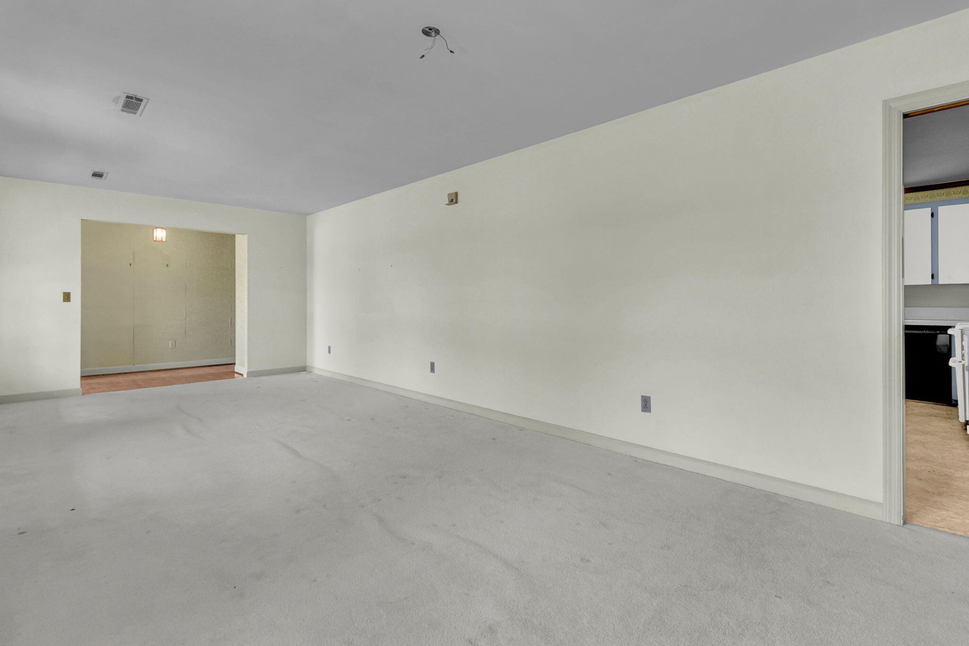 1351 Winchester Drive Photo 11