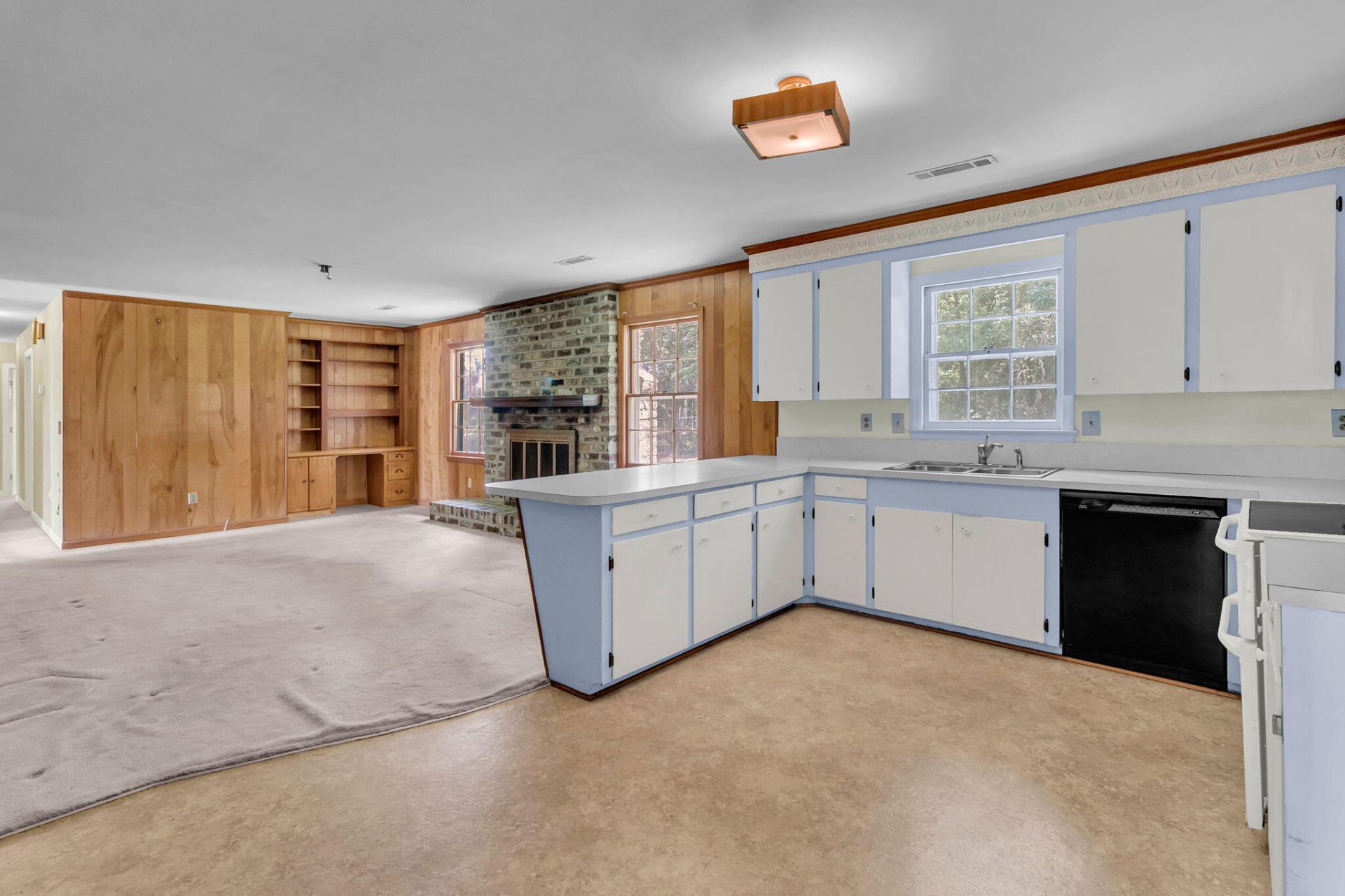 1351 Winchester Drive Photo 13