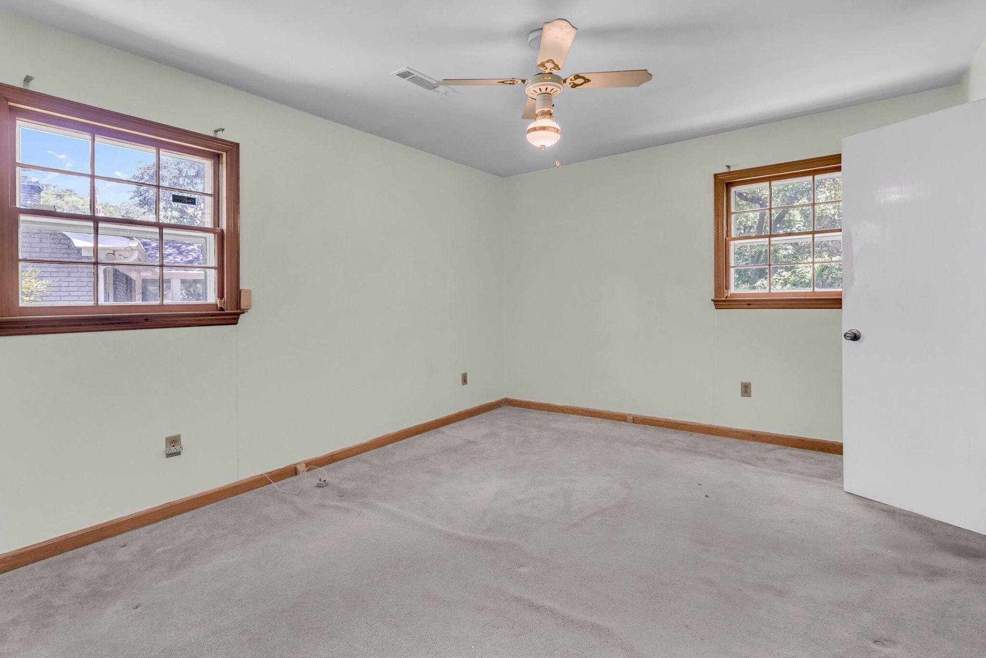 1351 Winchester Drive Photo 25