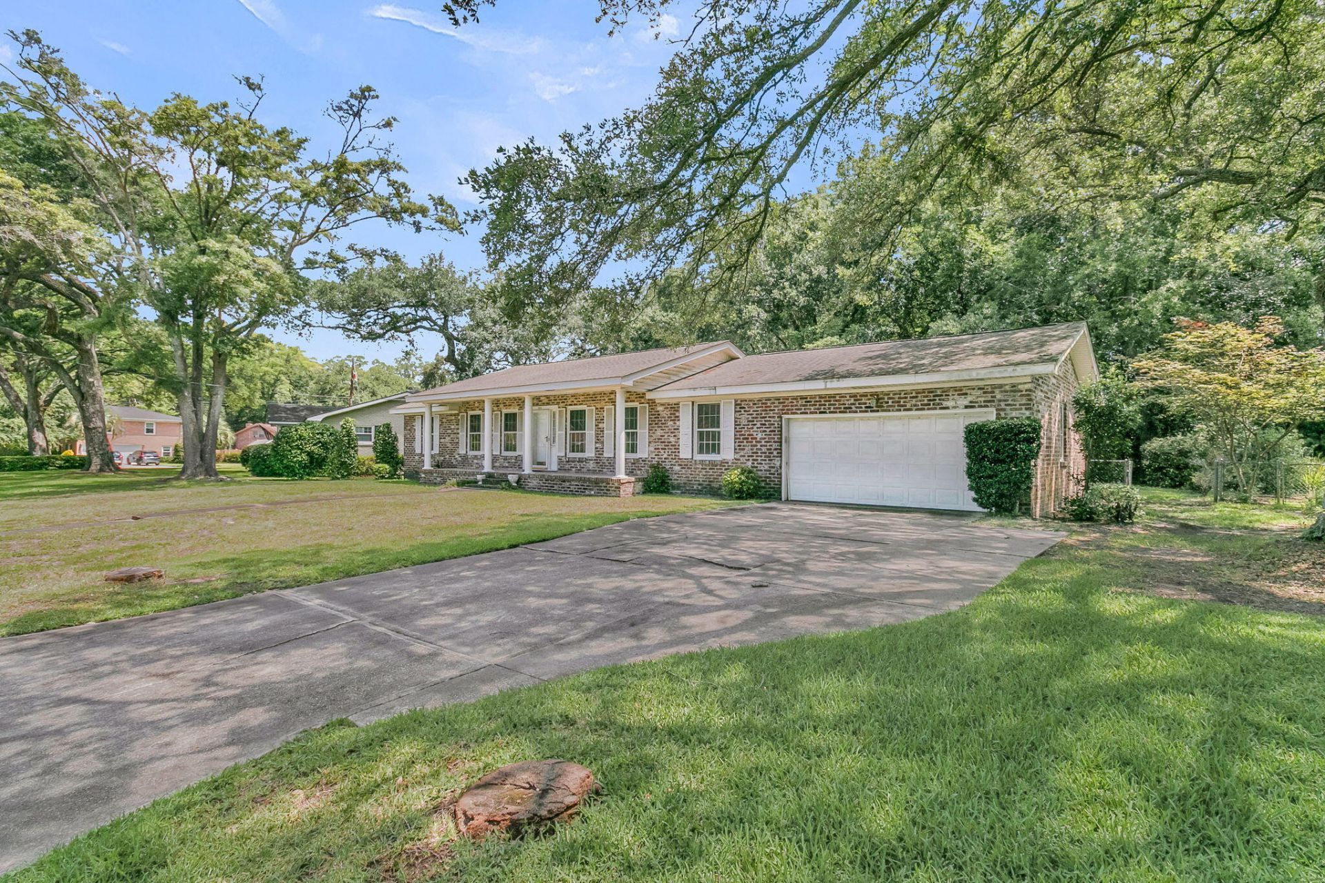 1351 Winchester Drive Photo 4