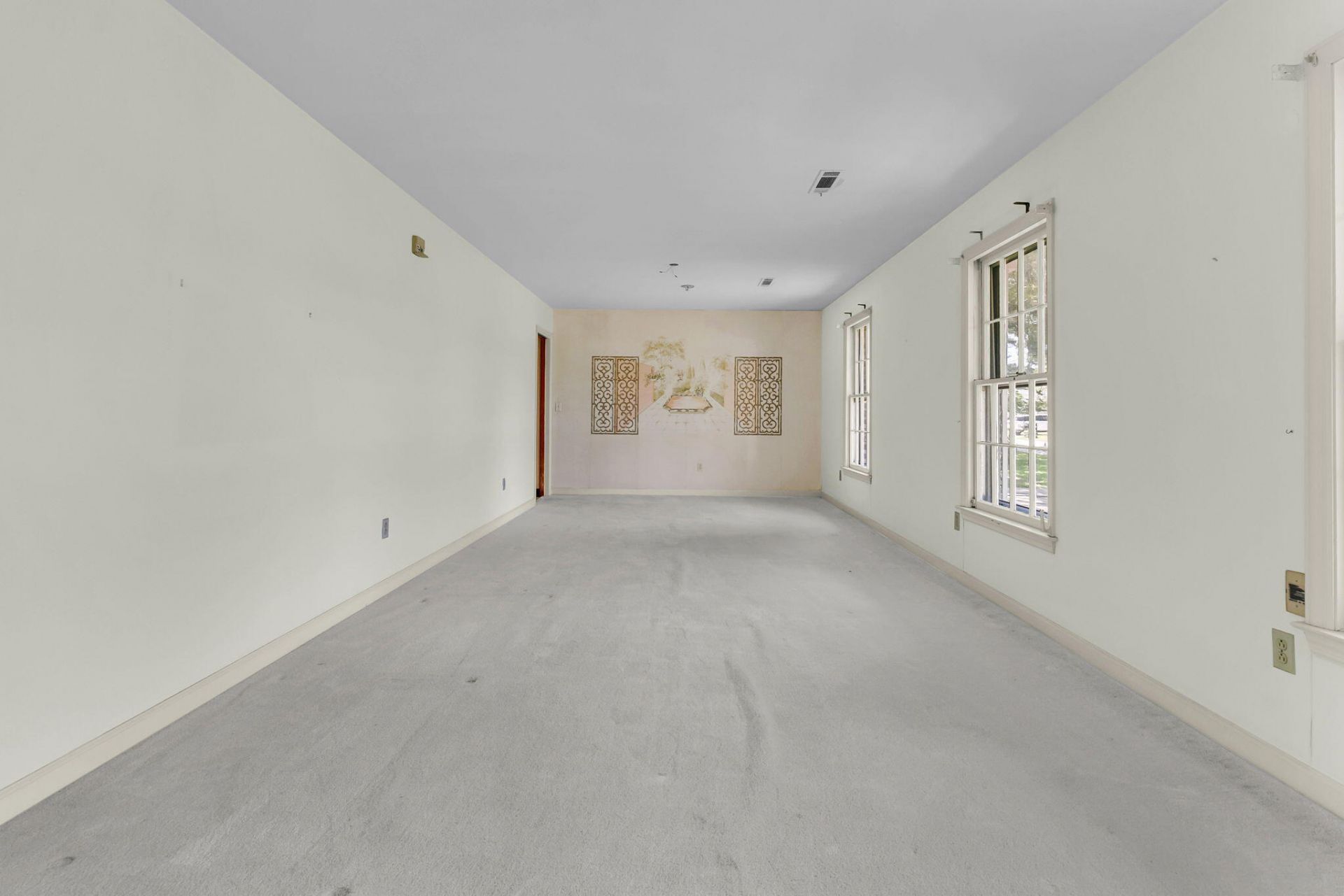 1351 Winchester Drive Photo 7