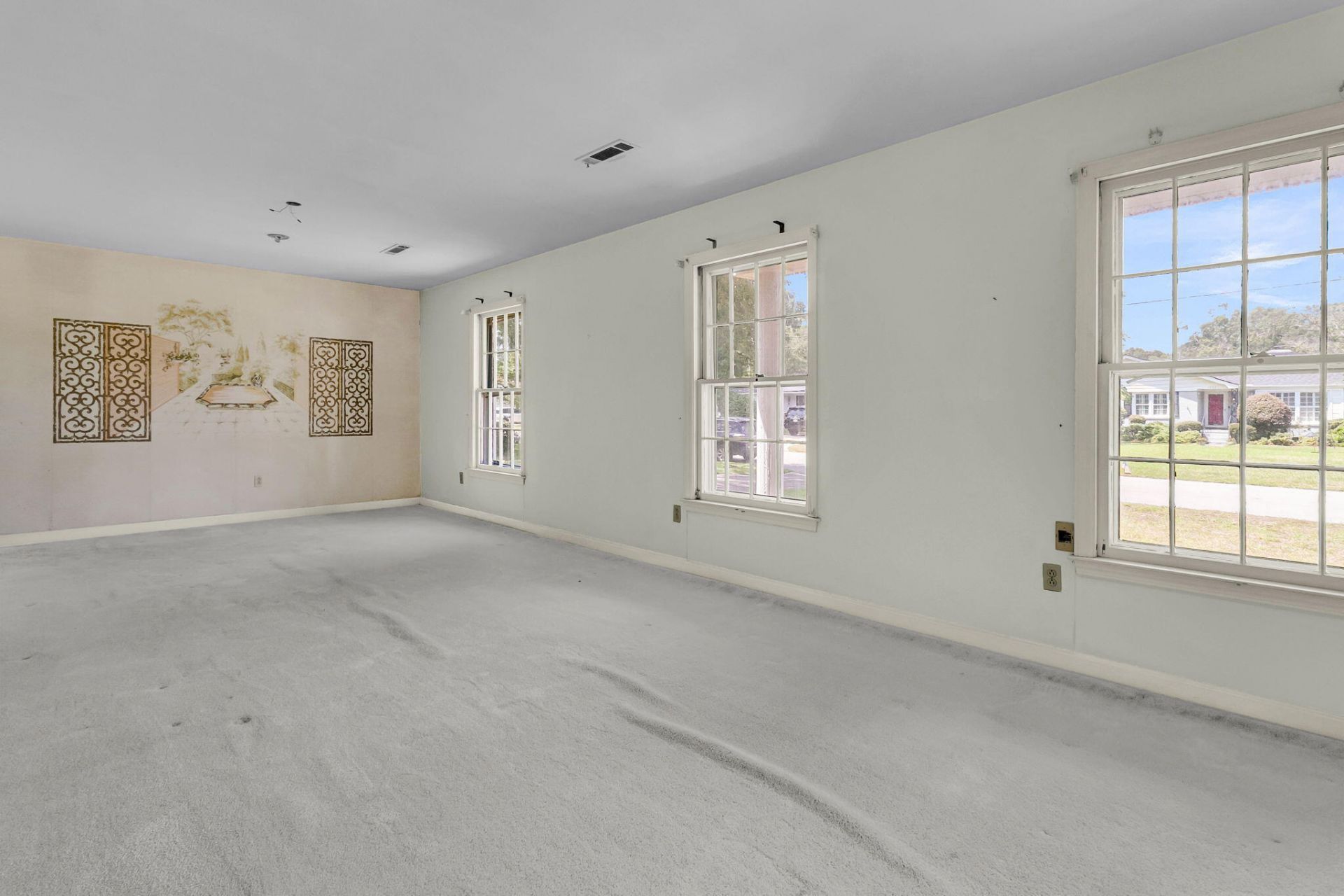 1351 Winchester Drive Photo 8