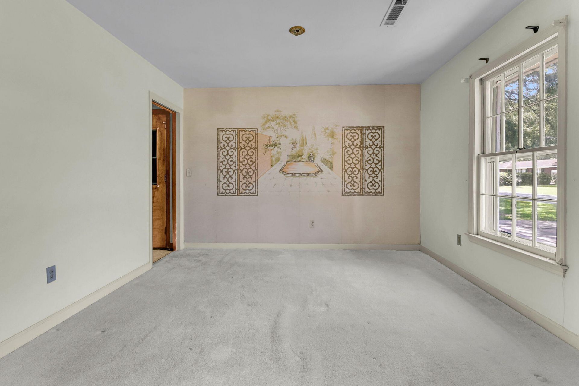 1351 Winchester Drive Photo 9