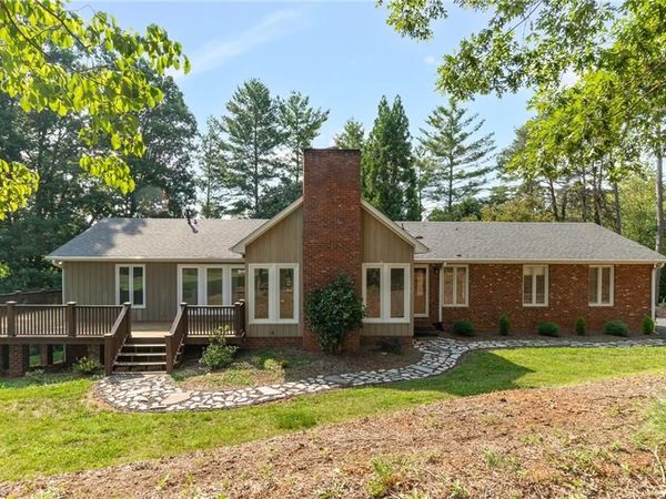 175 Sandtrap Lane, Pilot Mountain, NC 27041