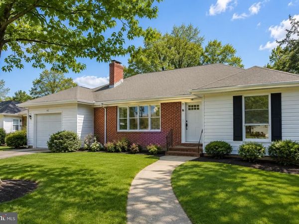 26 DELAWARE DRIVE, PENNS GROVE, NJ 08069