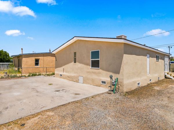 2818 John Street SE, Albuquerque, NM 87102