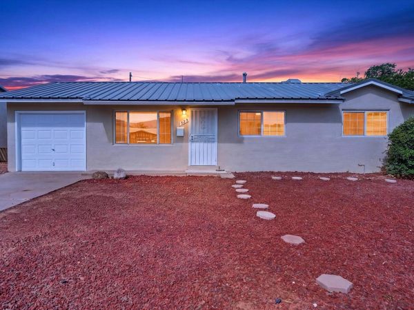 329 Mankin Street NE, Albuquerque, NM 87123