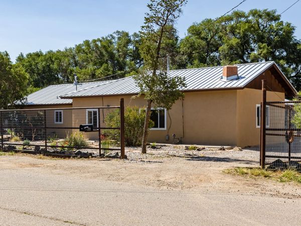 2016 Louise Avenue SW, Albuquerque, NM 87105
