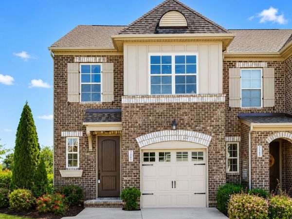 2065 Newark Ln, Thompsons Station, TN 37179